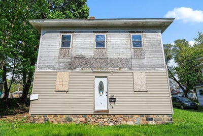 /international/us/219-s-dalrymple-street-albion-mi-110107821680/