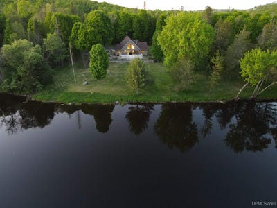 /international/us/261-wilderness-way-crystal-falls-mi-110108532768/