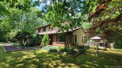 /international/us/34-greenshire-way-walden-ny-110109332003/