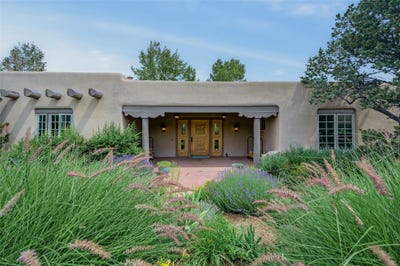/international/us/741-calle-picacho-santa-fe-nm-110101176669/