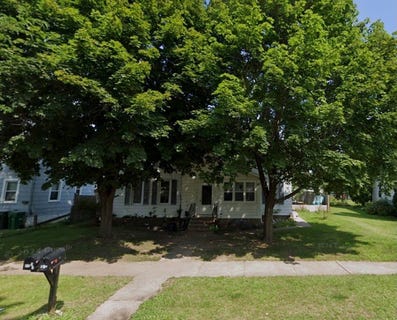 /international/us/635-centre-street-eau-claire-wi-110102171506/