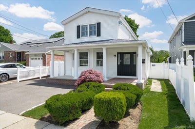 /international/us/1735-washington-avenue-seaford-ny-110108343281/
