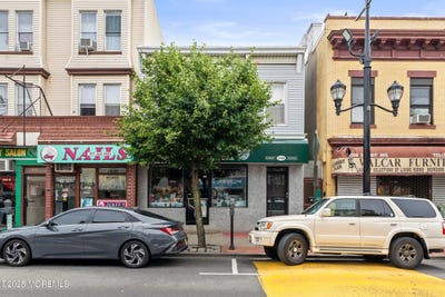 /international/us/1308-summit-avenue-union-city-nj-110100088577/