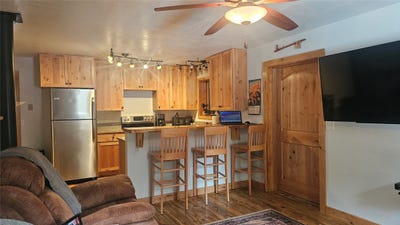 /international/us/873-d-street-lincoln-mt-110105935221/