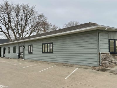 /international/us/712-n-crawford-street-carroll-ia-110105980101/
