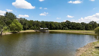 /international/us/2287-bryant-rd-schulenburg-tx-110094619517/