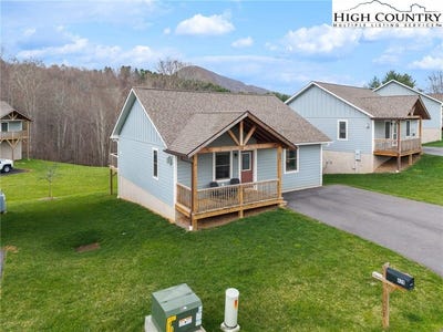 /international/us/429-townhomes-place-boone-nc-110107050391/