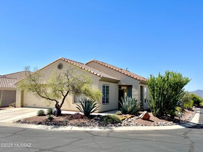 /international/us/13045-n-burrobush-loop-marana-az-110100962938/