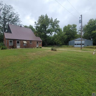 /international/us/4432-ne-indian-creek-rd-topeka-ks-110102096261/