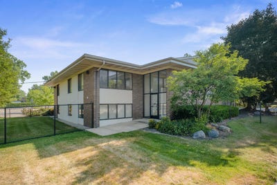 /international/us/825-leonard-street-ne-grand-rapids-mi-110100948834/