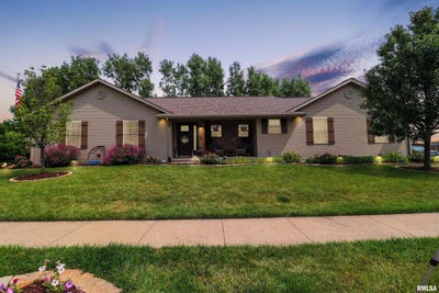 /international/us/1635-kingsbury-road-washington-il-110099649215/