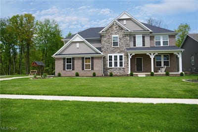 /international/us/2865-galway-drive-brunswick-hills-oh-110099385957/