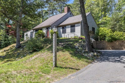 /international/us/19-ridgewood-road-orleans-ma-110101391643/
