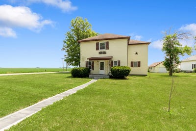 /international/us/722-e-bennington-street-toluca-il-110101102653/
