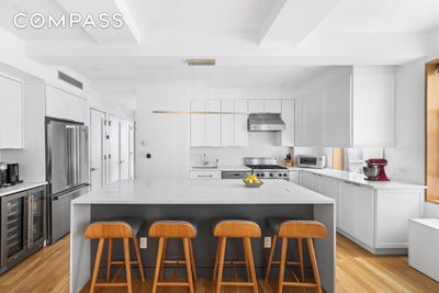 /international/us/240-west-98th-street-new-york-ny-110108507045/