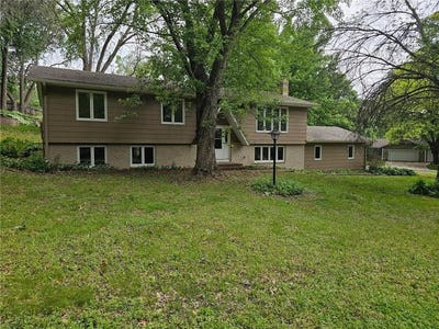 /international/us/13100-thomas-avenue-s-burnsville-mn-110101000461/