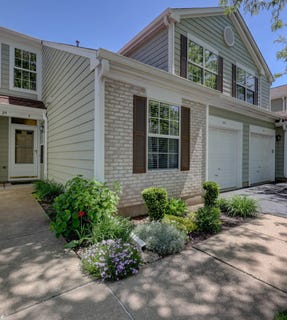 /international/us/25-coolidge-court-streamwood-il-110108207158/