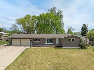 /international/us/1900-nw-8th-st-minot-nd-110108363142/