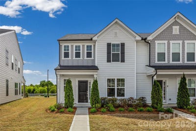 /international/us/16212-leading-street-charlotte-nc-110107258231/