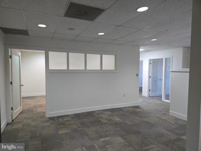 /international/us/3875-plaza-drive-fairfax-va-110099263647/