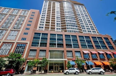 /international/us/807-davis-street-evanston-il-110107809480/