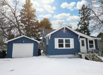 /international/us/210-blossom-street-iron-river-mi-110106767719/