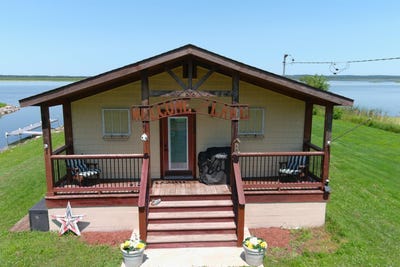 /international/us/200-lake-street-marquette-wi-110101223886/?lang=id