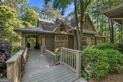 /international/us/1021-lockets-trail-greensboro-ga-110110026535/