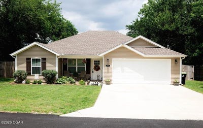 /international/us/315-e-2nd-street-webb-city-mo-110108662910/