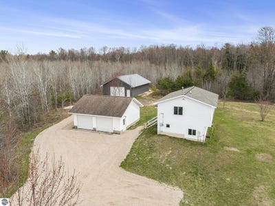 /international/us/19279-st-johns-road-interlochen-mi-110099135654/?lang=zh-tw