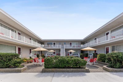 /international/us/9816-2nd-stone-harbor-nj-110094669769/