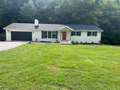 /international/us/4281-howells-mill-road-ona-wv-110100966785/