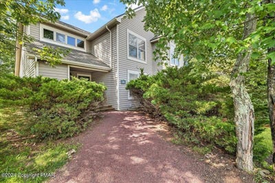 /international/us/183-hawthorne-court-tannersville-pa-110105732822/