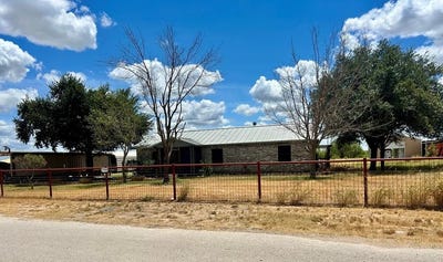 /international/us/794-duncan-st-carrizo-springs-tx-110101632797/