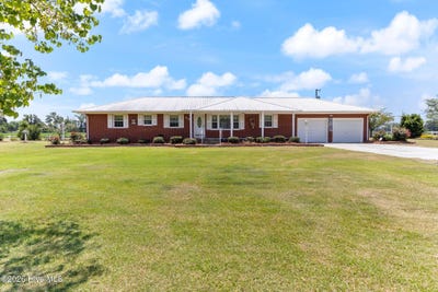 /international/us/593-singletary-mill-pond-road-bladenboro-nc-110108821439/