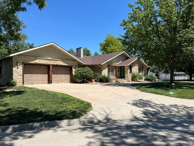 /international/us/1302-n-mill-st-beloit-ks-110100882707/