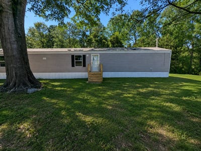 /international/us/100-near-lakes-circle-seneca-sc-110108122785/