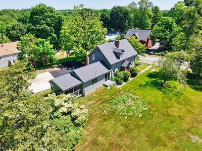 /international/us/6-nemasket-street-middleboro-ma-110098586610/