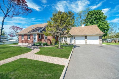 /international/us/136-1st-street-brentwood-ny-110107988646/