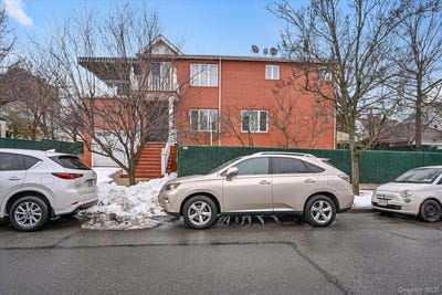 /international/us/7716-kew-forest-lane-forest-hills-ny-110106174052/