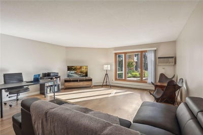 /international/us/4350-brookside-court-edina-mn-110108364173/