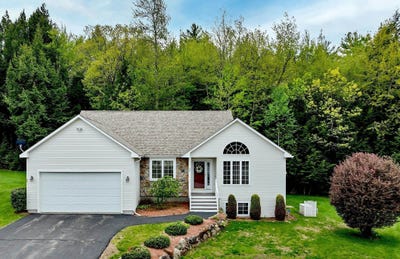 /international/us/28-autumn-lane-gilford-nh-110108489054/