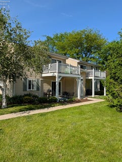 /international/us/459-n-lake-pine-marblehead-oh-110108191184/