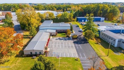 /international/us/747-pierce-road-clifton-park-ny-110108034677/