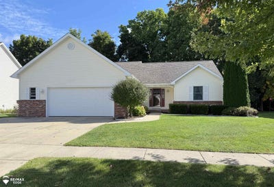 /international/us/926-village-drive-davison-mi-110110365603/