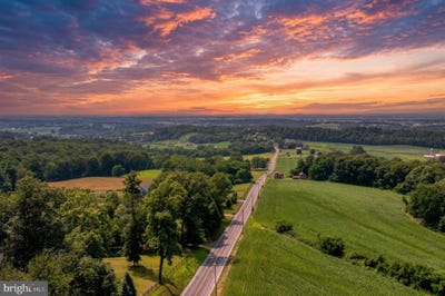 /international/us/may-post-office-road-strasburg-pa-110109216161/