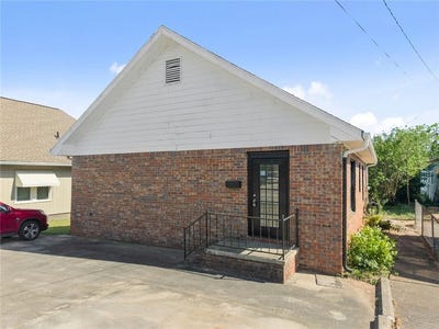 /international/us/160-e-currahee-street-toccoa-ga-110107485125/