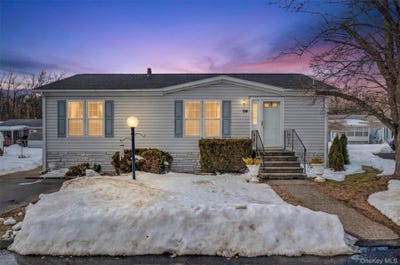 /international/us/56-fourth-drive-hyde-park-ny-110106151461/
