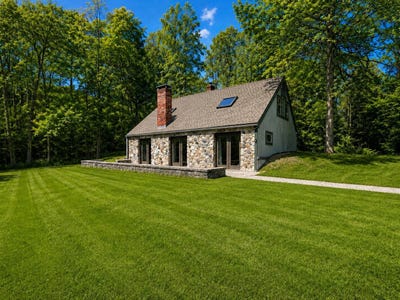/international/us/352-harriman-point-road-brooklin-me-110108225176/