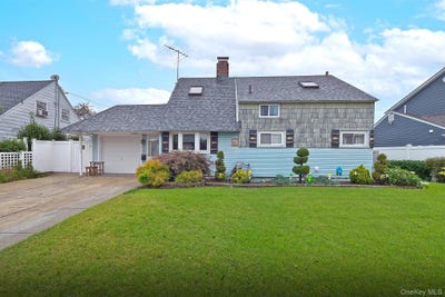 /international/us/93-abbey-lane-levittown-ny-110120037379/